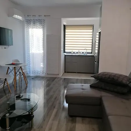 아파트 Kazeboo Am Năvodari